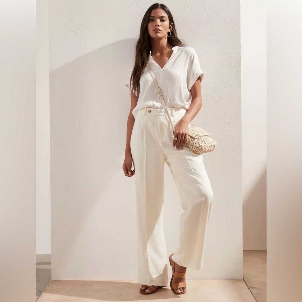 Banana Republic High Rise Wide Leg Drapey pants, cream size XS